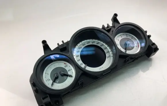 Mercedes-Benz C AMG W204 Speedometer (instrument cluster) A2049002107