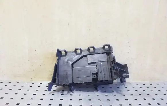 Ford Mondeo MK V Fuse module DG9T14A301AD