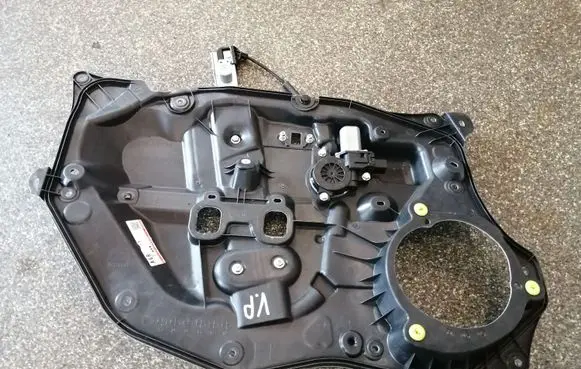 Mazda CX-3 Front door window regulator with motor D09L5997X DA6R5997X