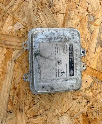 Nissan Qashqai Voltage converter/converter module 5DV00961000