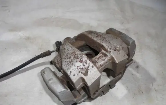 BMW X3 F25 Front brake caliper