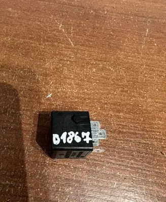 Mercedes-Benz A W168 Other relay A0025421319 D1867