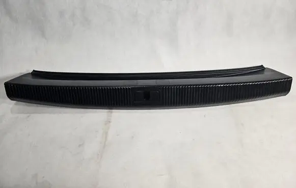 Audi A8 S8 D3 4E Trunk/boot sill cover protection 4E0863471B