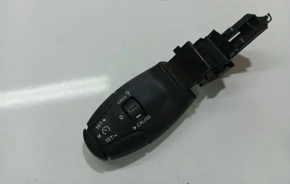 Multifunctional control switch/knob