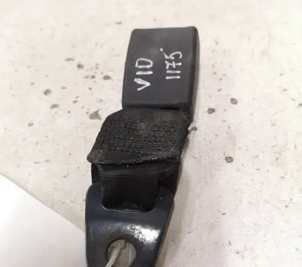 Citroen Berlingo Middle seatbelt buckle (rear) 33033295