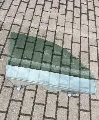 Toyota Land Cruiser (J120) Front door window/glass (coupe) 