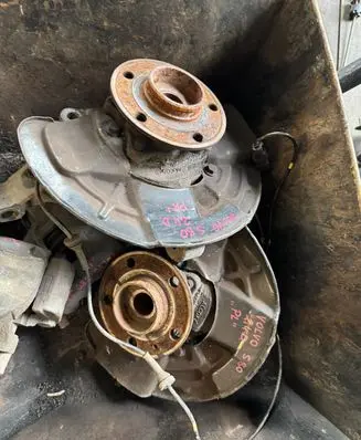 Volvo S80 Front wheel hub spindle knuckle 892389238923