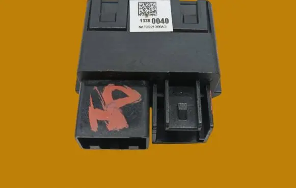 Opel Astra J USB socket connector 13360040