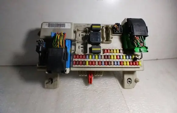 Ford C-MAX I Fuse module 14A073 3J38884 030910