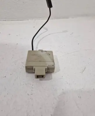 BMW 3 E36 Antenna control unit 65241387803