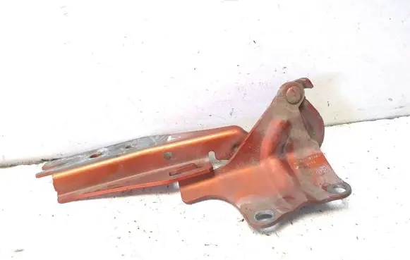 Engine bonnet/hood hinges