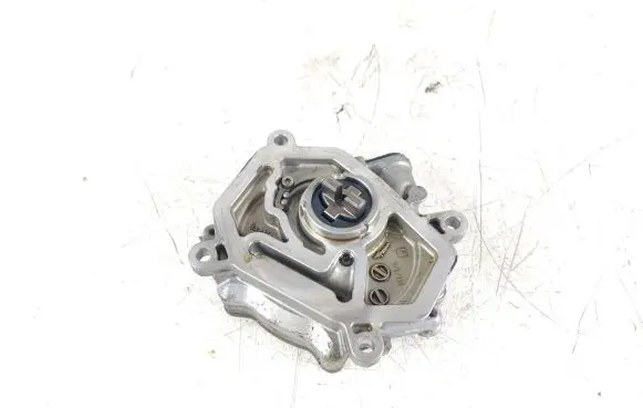Mercedes-Benz Vito Viano W447 Vacuum pump A2701800901 190815002604