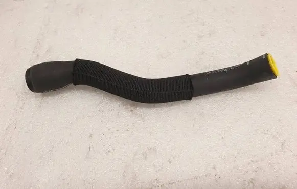 Volkswagen Touareg I Breather hose/pipe 7L6129653