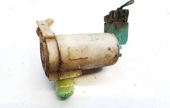 Nissan X-Trail T30 Windscreen/windshield washer pump 2224501a