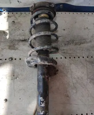 Volkswagen Golf V Front shock absorber/damper