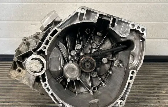Nissan Pulsar Manual 6 speed gearbox 320103323R B017131