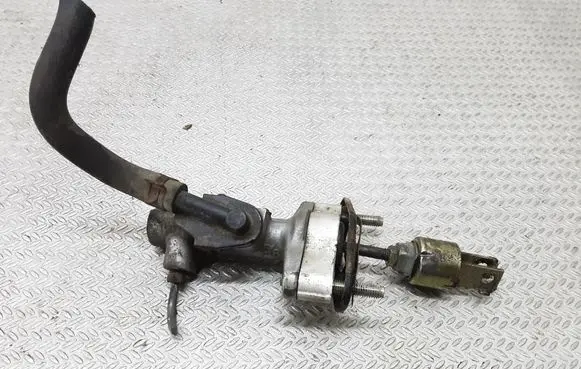 Toyota RAV 4 (XA20) Clutch master cylinder
