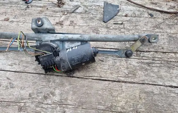 Audi A4 S4 B5 8D Front wiper linkage and motor 3397020438 8D1955023A
