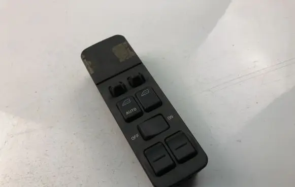 Volvo V40 Electric window control switch 30860528