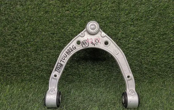 Volkswagen Touareg II Front upper control arm/wishbone 7P0407021 K195304