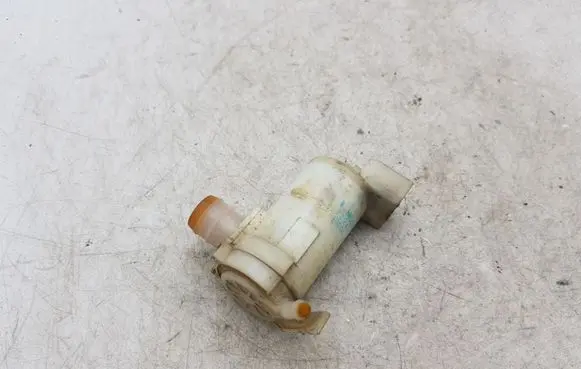 Nissan X-Trail T30 Windscreen/windshield washer pump MC212 2224615A 2631