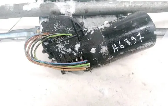 Audi A4 S4 B5 8D Wiper motor 0390241132