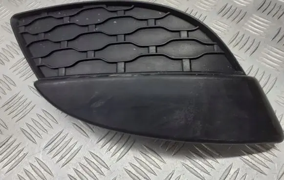 Renault Twingo II Front bumper lower grill