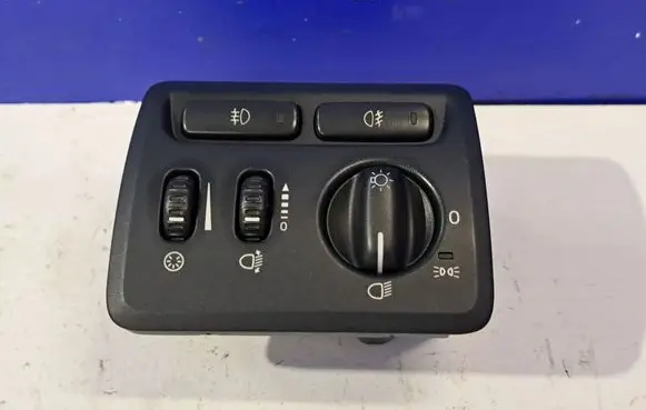 Volvo V70 Light switch 8691751