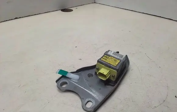 Toyota Avensis Verso Airbag deployment crash/impact sensor 8986044010