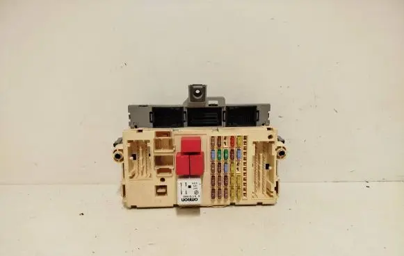 Fiat Bravo Fuse module 503440180107 NPL198C 7D9FJ45BH