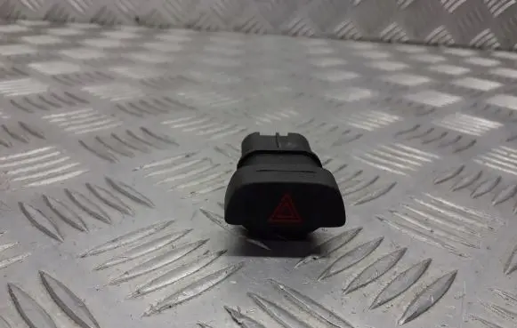 Ford Focus Hazard warning light relay 