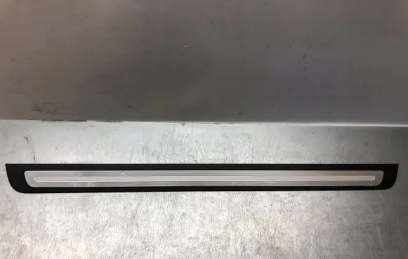 Audi A5 8T 8F Front sill trim cover 8T0853374