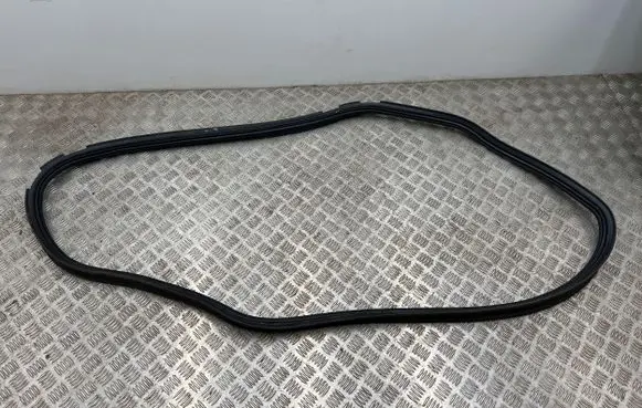 BMW 2 F46 Trunk rubber seal (body) 7440480