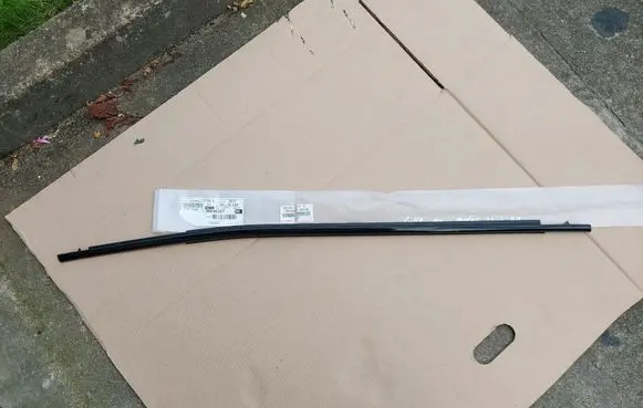 Toyota C-HR II Front door windshield rail 7571010110