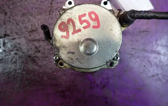 Opel Insignia A Vacuum pump 55205446