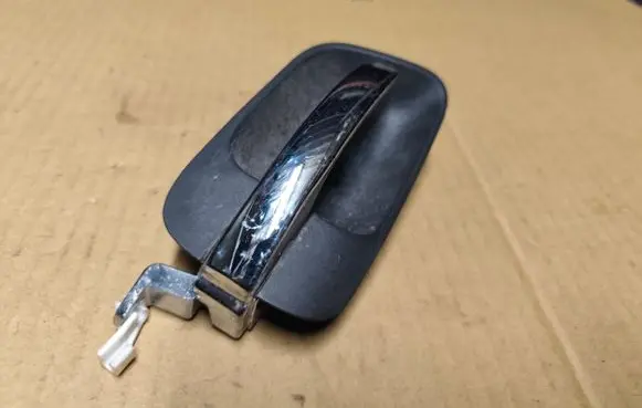 Chrysler 300 - 300C Front door interior handle 1070402