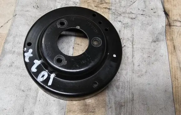 Volkswagen Crafter Water pump pulley 076121031