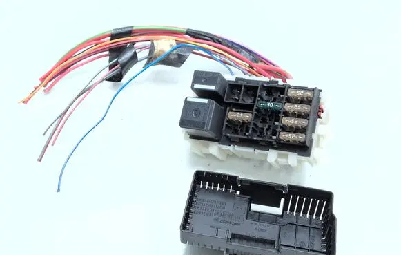 Volvo S80 Fuse module 6G9T14K131AA 6G9T14B192AA 6G9T14B192CA