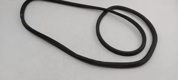 Volkswagen Touareg II Front door rubber seal 7P0867365F 7P0837911A