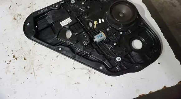 Hyundai i30 Rear door window regulator with motor