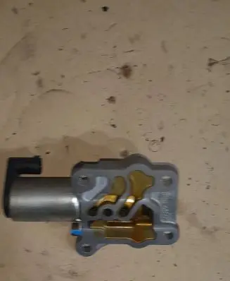 Volvo XC70 Camshaft vanos timing valve 134711502 8670471