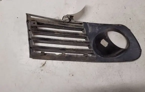 Seat Ibiza III (6L) Front fog light trim/grill M8213 6L0853665A