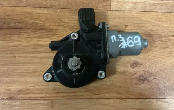 Honda Civic Rear door window regulator motor 