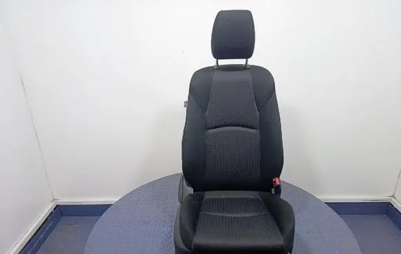 Mazda 3 II Front passenger seat 