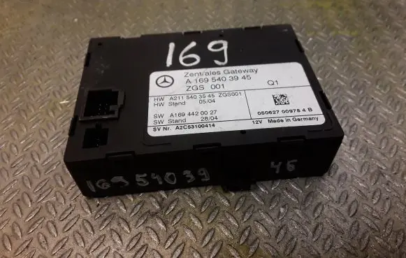Mercedes-Benz A W169 Gateway control module 1695403945 A1695403945