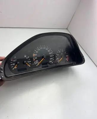 Mercedes-Benz E W210 Speedometer (instrument cluster) 87001345