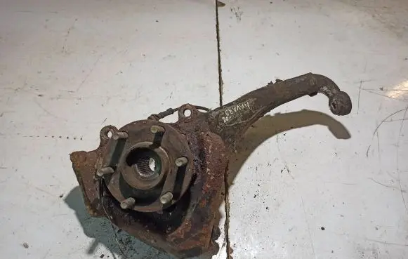 Nissan Navara D40 Front wheel hub