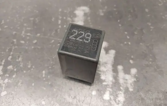 Volkswagen Golf II Other relay 431955531 229