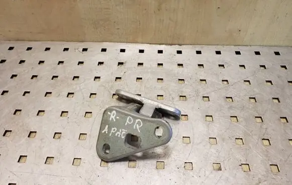 Mercedes-Benz E W211 Front door lower hinge 