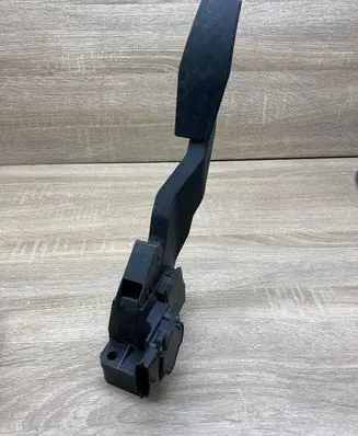 Opel Zafira A Accelerator throttle pedal 90581208 0281002298